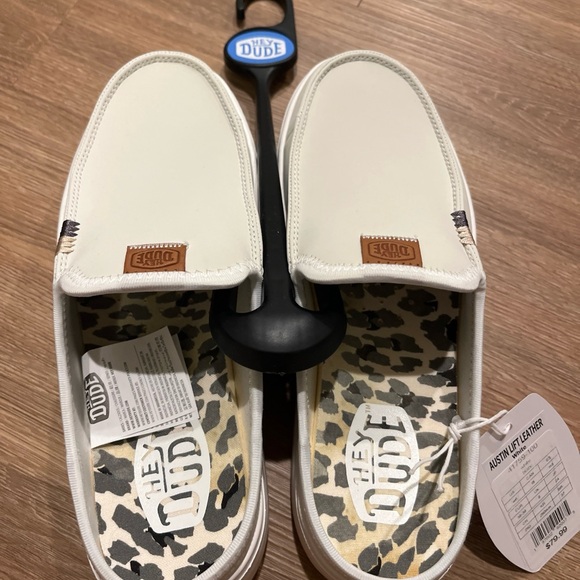 Hey Dude women’s Austin lift leather  White Slip-On Shoes nwt size 8 - Picture 1 of 6